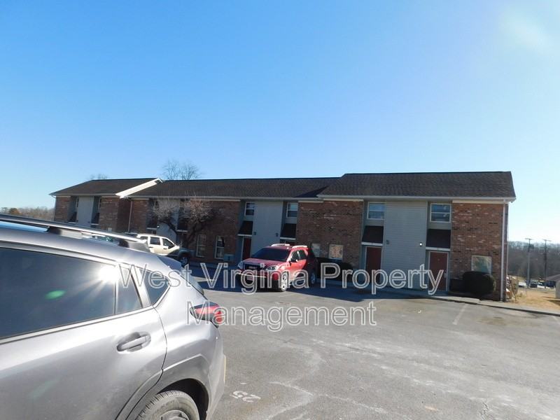 3648 Davis Stuart Rd #8 - Photo 3 of 18