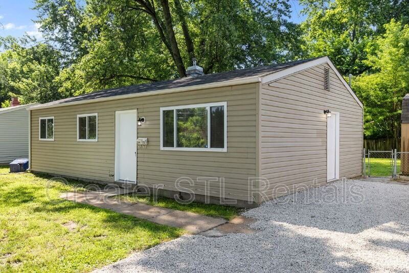 1412 E Pitman Ave - Photo 3 of 27