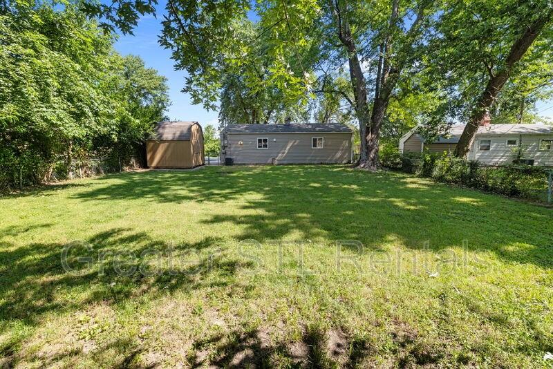 1412 E Pitman Ave - Photo 5 of 27