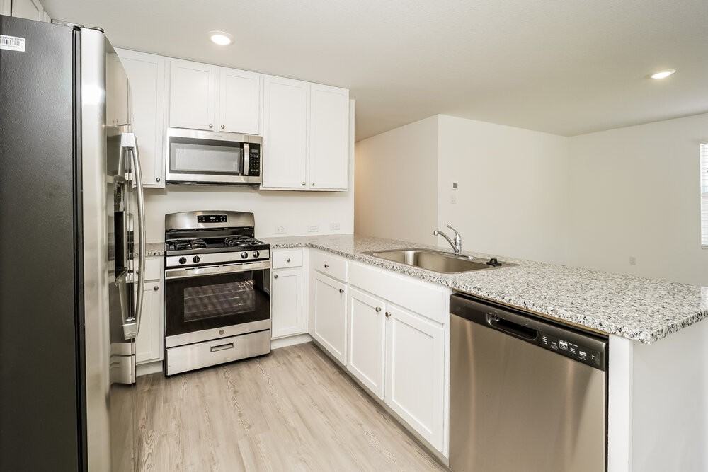 13937 Reservoir Dr - Photo 7 of 16