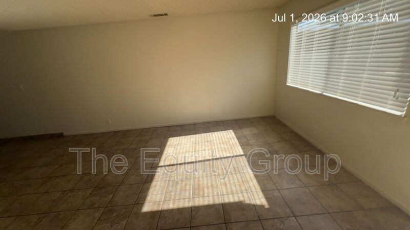 2728 S Sallee Ct - Photo 2 of 14
