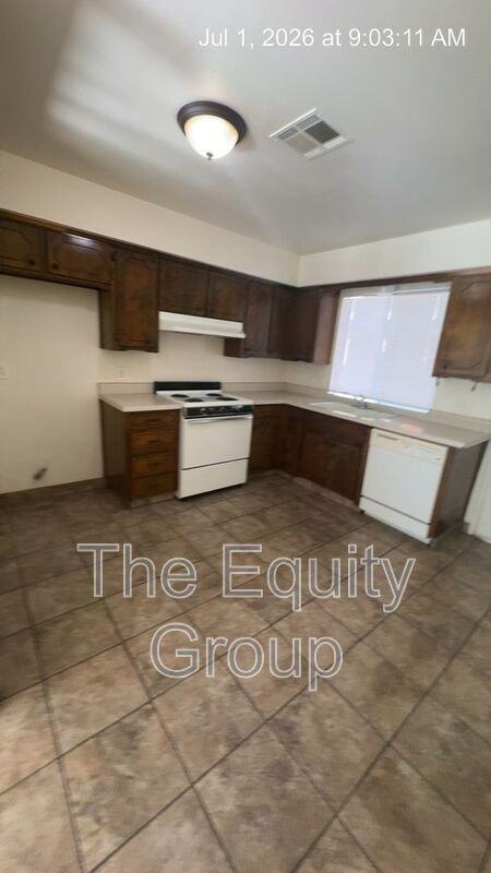 2728 S Sallee Ct - Photo 5 of 14