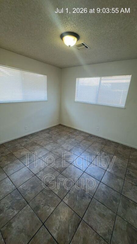 2728 S Sallee Ct - Photo 6 of 14