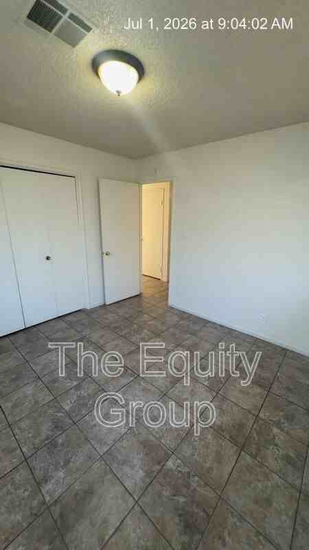 2728 S Sallee Ct - Photo 7 of 14