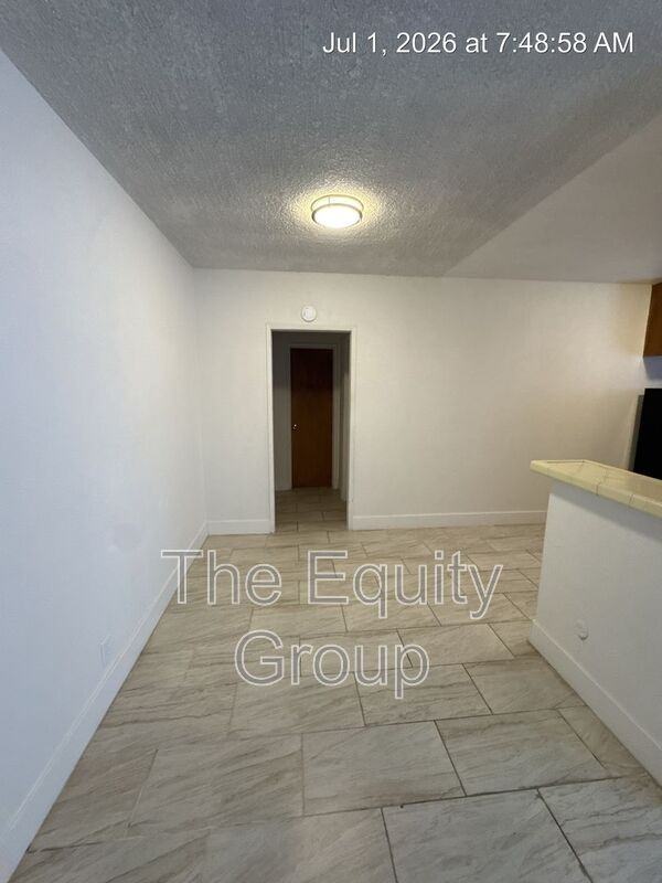 550 S Richmond Ave #3 - Photo 3 of 11