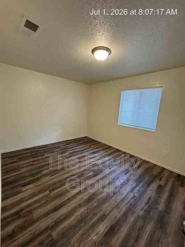 10931 Thompson Dr - Photo 7 of 12