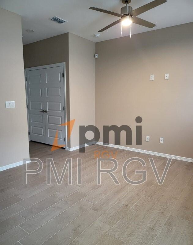 3009 W Kenwood St #2 - Photo 2 of 13
