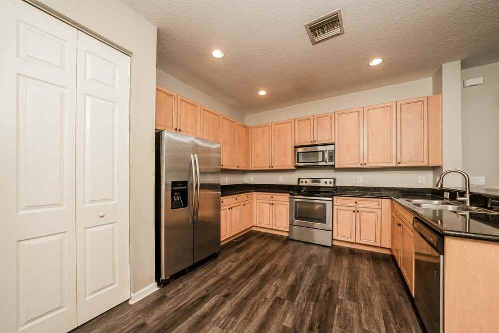 7617 Jewelwood Dr - Photo 6 of 17