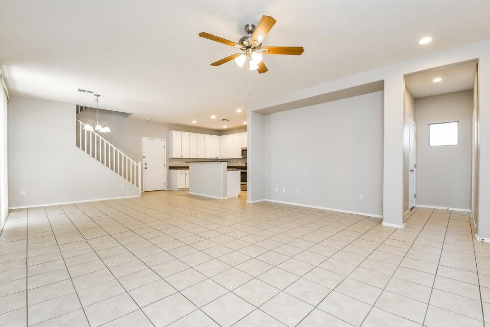 3829 E Kent Ave - Photo 4 of 17