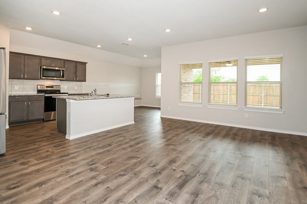 2618 Saldana Dr - Photo 3 of 16