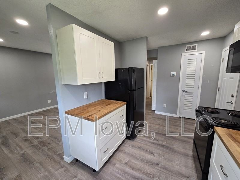 109 Ludland Dr #7 - Photo 2 of 12