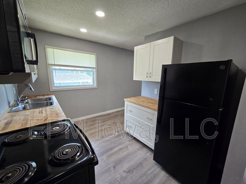 109 Ludland Dr #7 - Photo 3 of 12