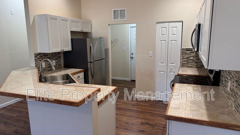 983 S Palomar Dr - Photo 7 of 16
