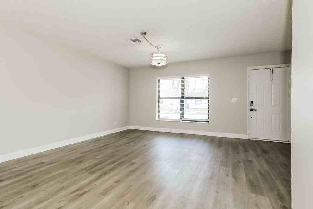 5872 Corson Pl - Photo 5 of 16