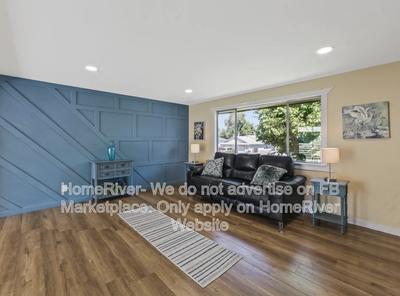 1512 E Crown Ave - Photo 2 of 11