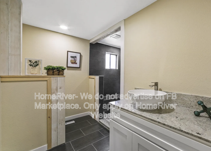 1512 E Crown Ave - Photo 6 of 11