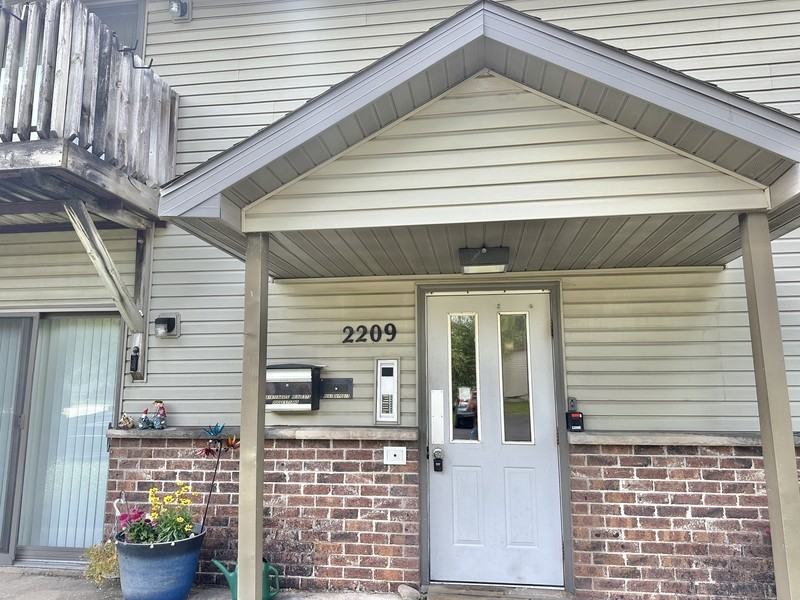 2209 Michelle Ct - Photo 7 of 20