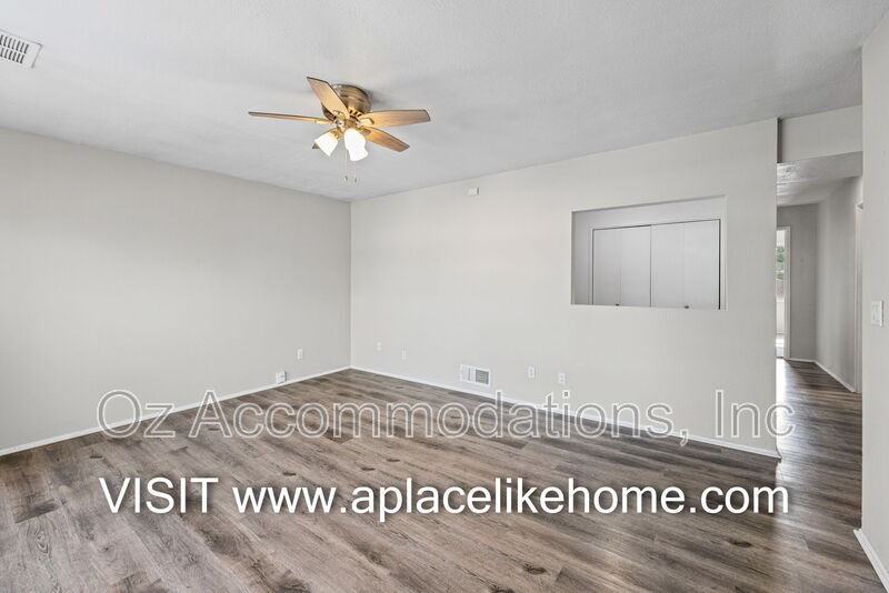 1428 Nw 64th Ter - Photo 5 of 34