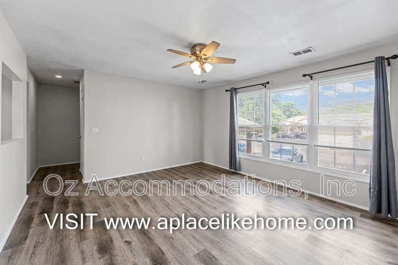 1428 Nw 64th Ter - Photo 7 of 34