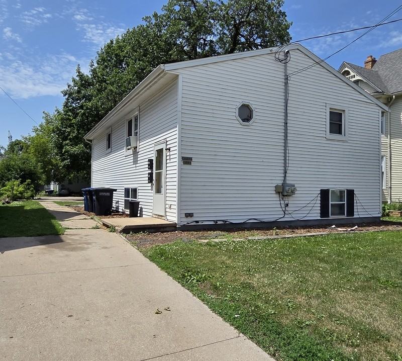 1007 Jackson St - Photo 2 of 35