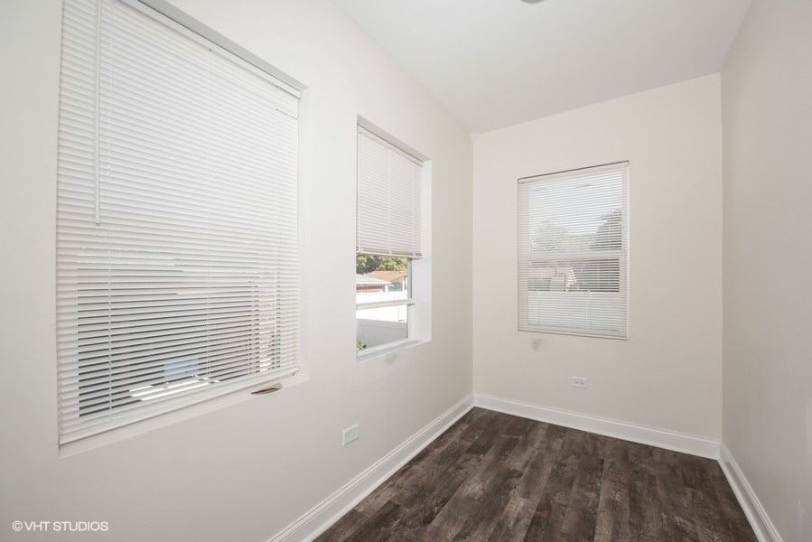 4934 West Jackson Boulevard #2E - Photo 3 of 7