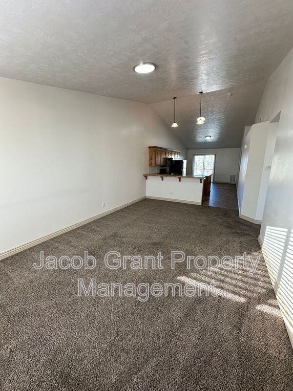 454 E Center St #A8 - Photo 6 of 14