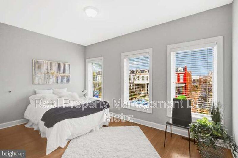 927 12th St Ne - Photo 4 of 17