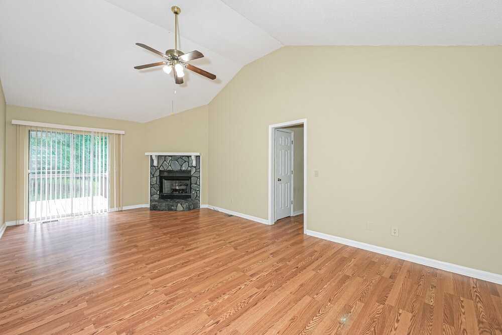 1610 Summit Rdg - Photo 4 of 16