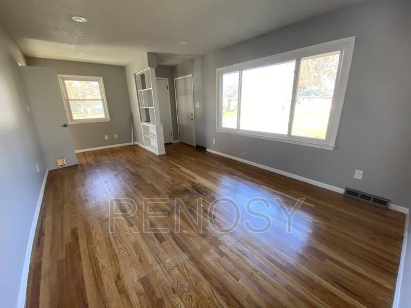 2761 Skeies Dr - Photo 4 of 11