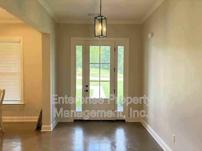 239 Mclaughlin Dr - Photo 5 of 31
