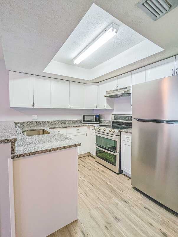 3202 Bloomingdale Villas Ct - Photo 4 of 29