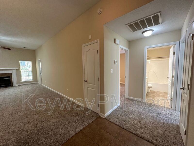 2136 Sylvan Lake Dr - Photo 4 of 23