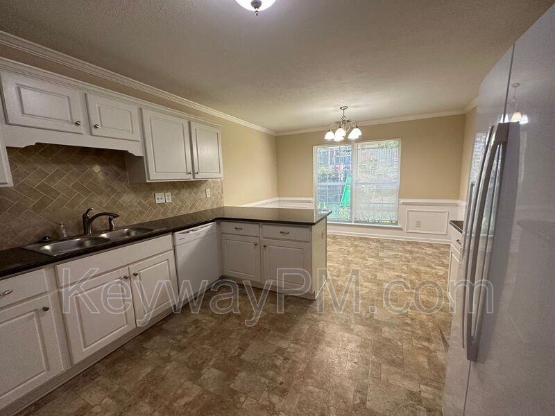 2136 Sylvan Lake Dr - Photo 7 of 23