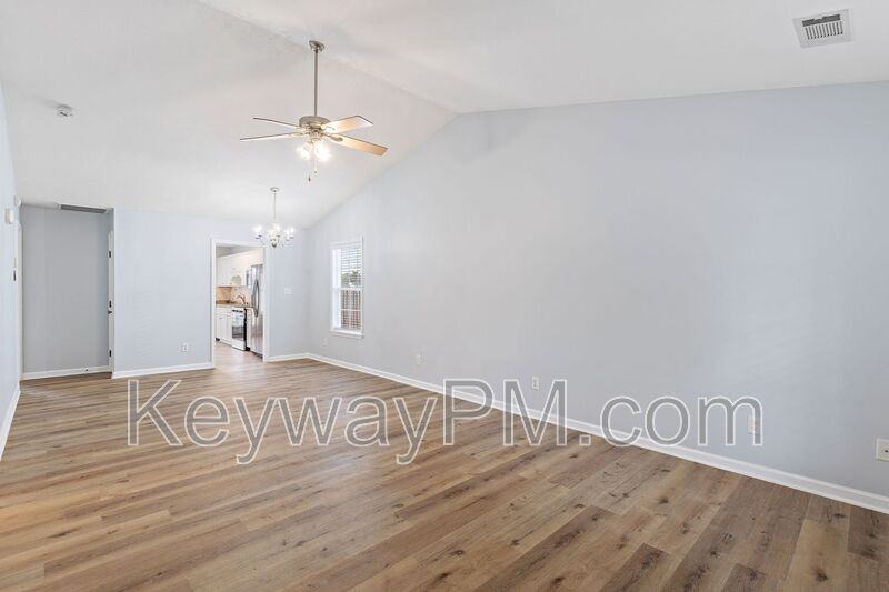 1512 Abby Way - Photo 3 of 16