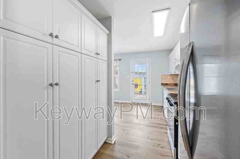 1512 Abby Way - Photo 5 of 16