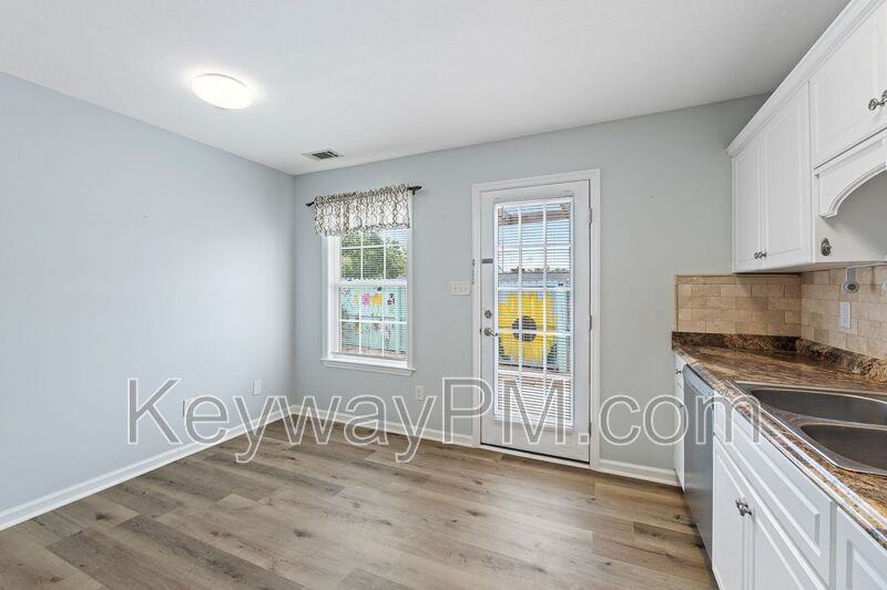 1512 Abby Way - Photo 7 of 16