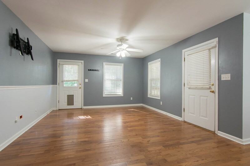 2354 Airport Dr - Photo 3 of 15