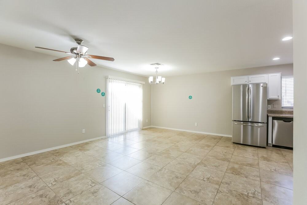 3702 S 62nd Ave - Photo 4 of 16