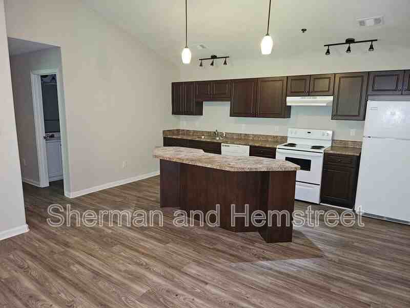 3400 London Ct #3400-203 - Photo 2 of 11