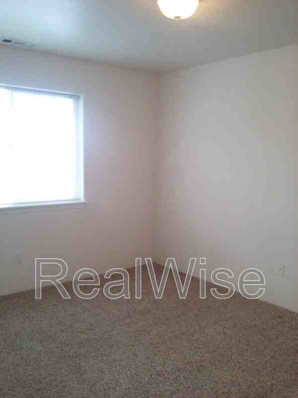327 Pardee Ln - Photo 4 of 11