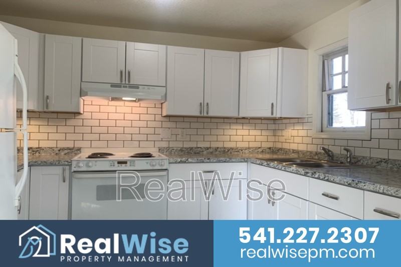 1799 Williams Hwy - Photo 2 of 9