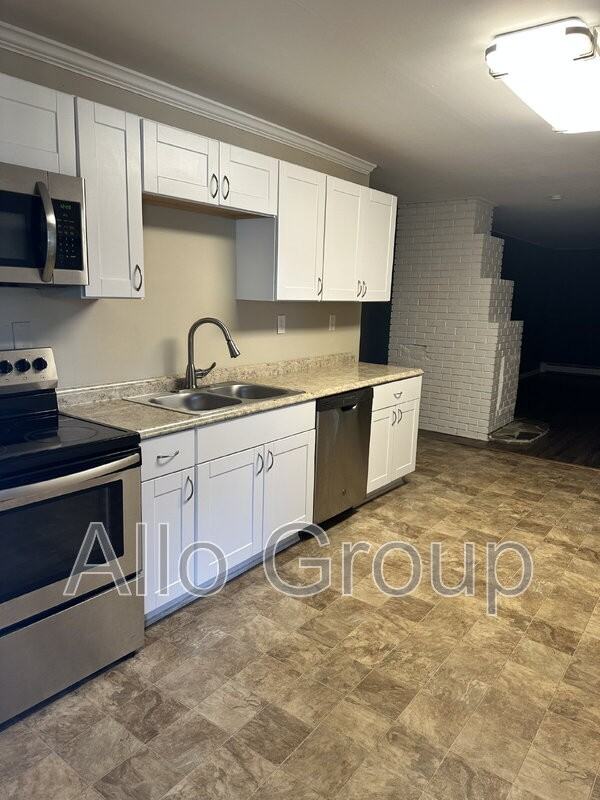 25 Martindale Dr - Photo 2 of 12