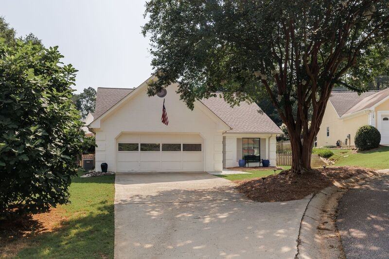 112 Lucy Ln - Photo 2 of 29