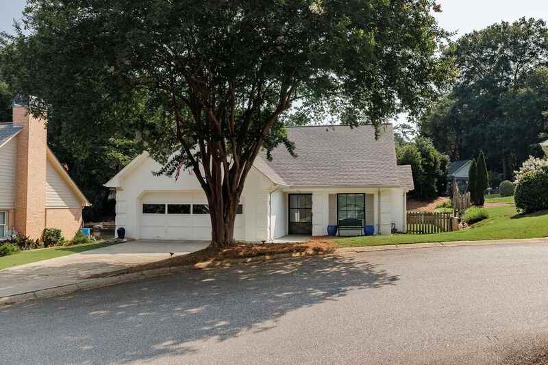 112 Lucy Ln - Photo 3 of 29
