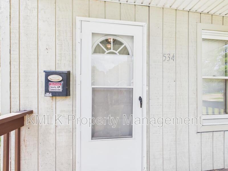 534 Gage St - Photo 3 of 31