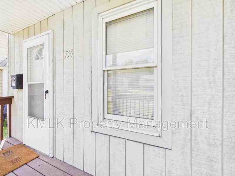 534 Gage St - Photo 4 of 31