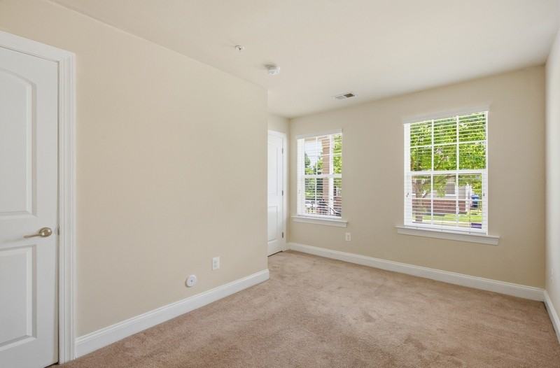 300 Camillia Pl - Photo 3 of 22