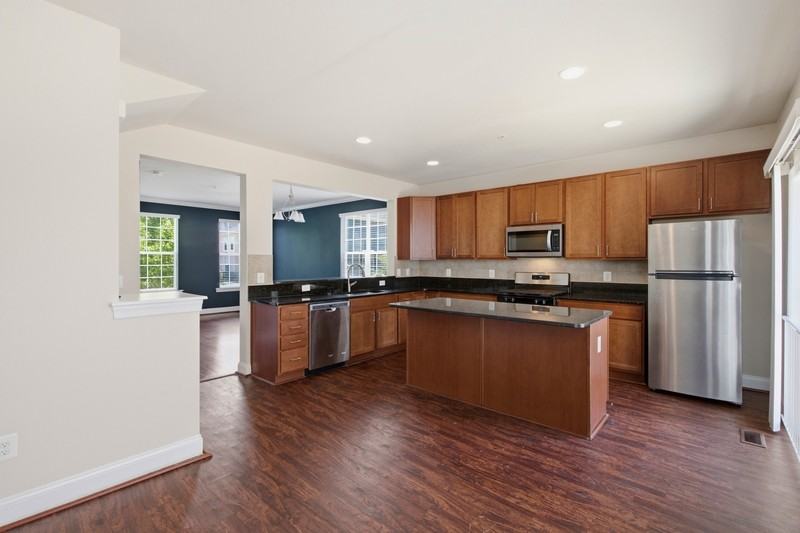 300 Camillia Pl - Photo 7 of 22