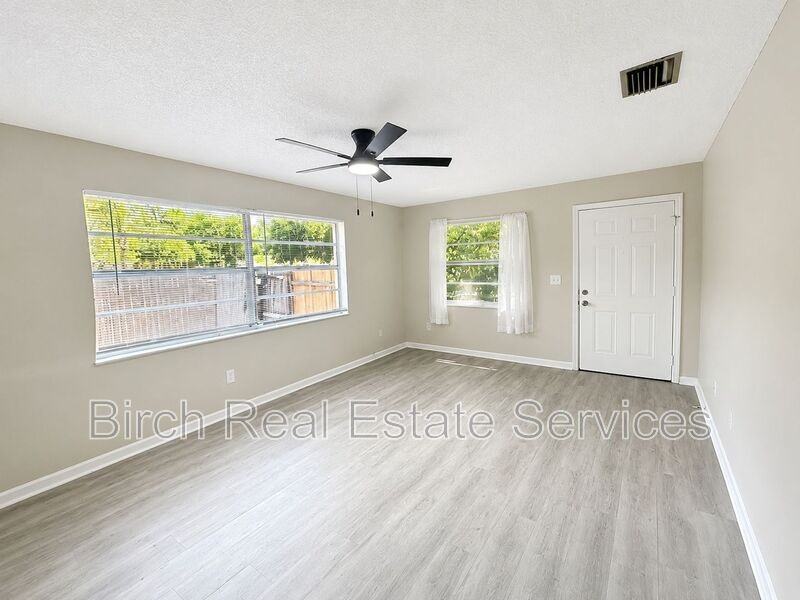 447 2nd Ave #447 - Photo 3 of 10