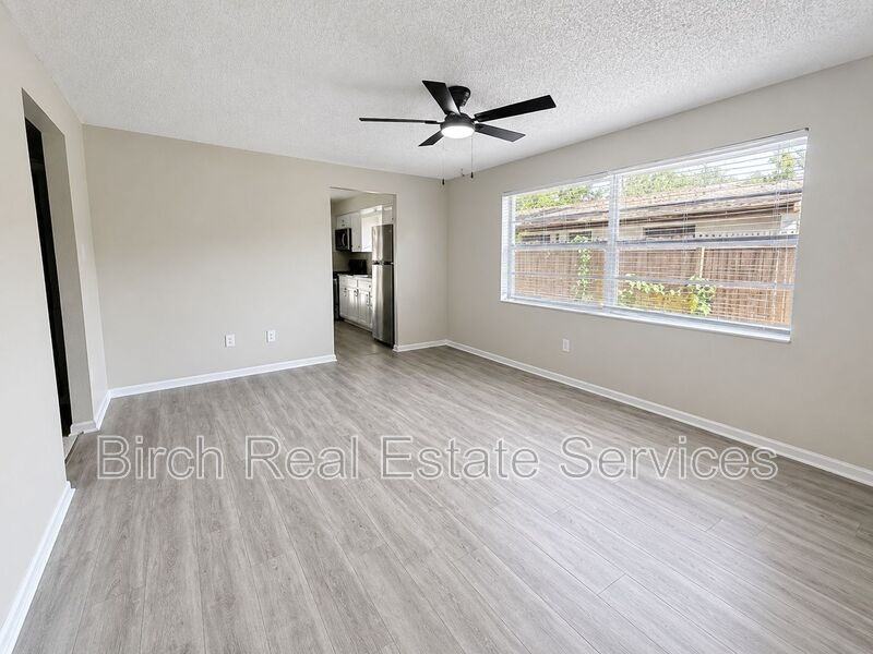 447 2nd Ave #447 - Photo 4 of 10